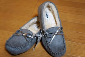 old-navy-sherpa-moccasins