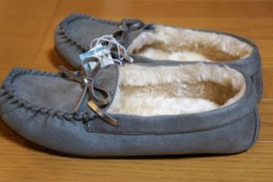 old-navy-sherpa-moccasins4